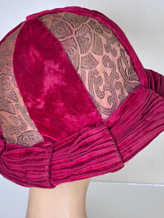 SALE Designer Chandler Hats of Paris 1920s Red Velvet Metallic Lame Cloche hat main image 8